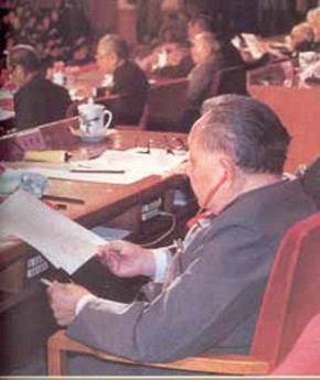 邓小平在全国人民代表大会上（1988年）
