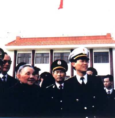 邓小平参观深圳海关（1992年）