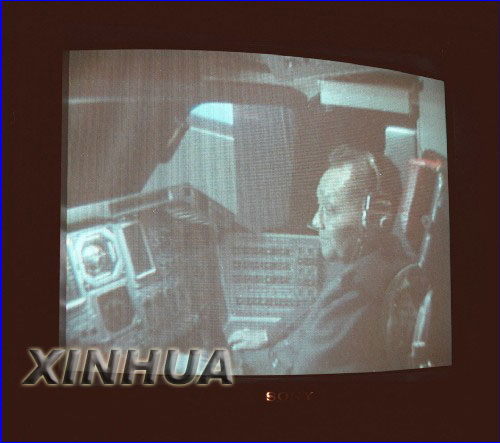 访美登上航天飞机模型的邓小平（1979年2月2日）