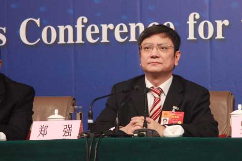 郑强参加国际学术会议