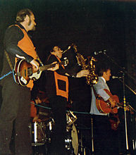 1974年，比尔·哈利（右1）与乐队演出